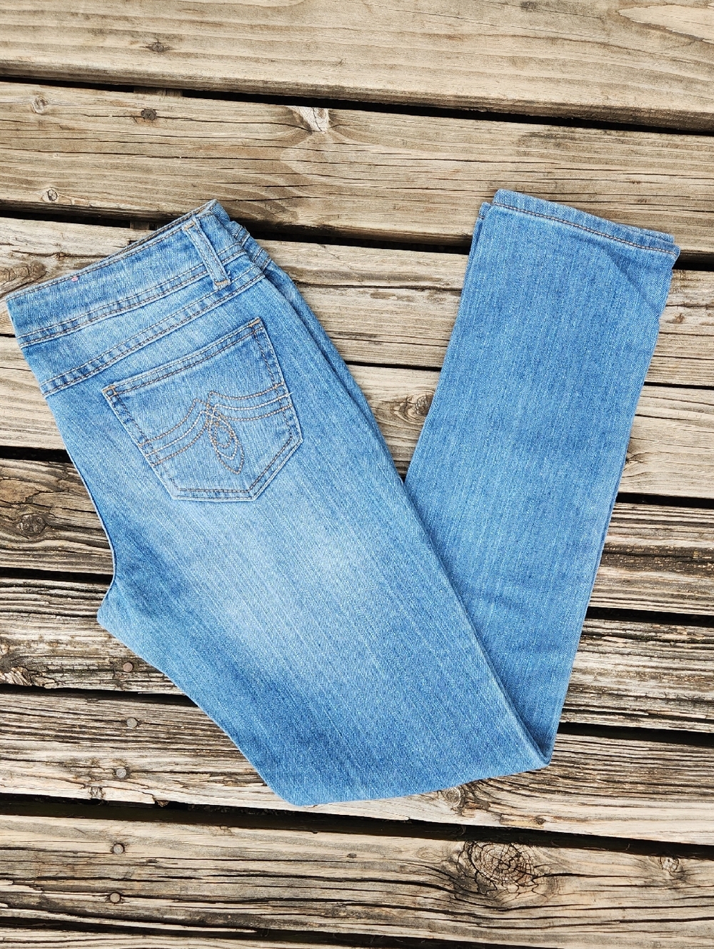 So Brand Size 5 Kohls Skinny Jeans Loght Medoum Wash Denim Casual No Holes